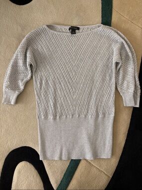 White House Black Market Light Gray Chevron-Knit Scoop Neck Sweater